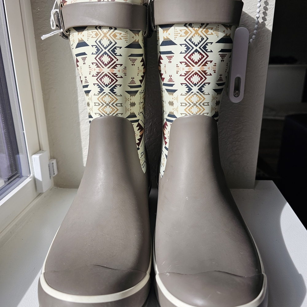 Pendleton Woolen Mills Geometric Pattern Rain Boo… - image 3